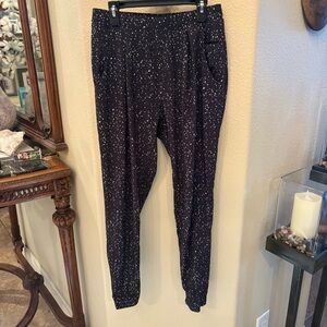 LULULEMON Women &go City Jogger Butterfly Black White Texture Pants Size 2-4